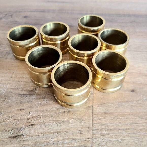 Set of 8 brass napkin rings. - Picture 1 of 3